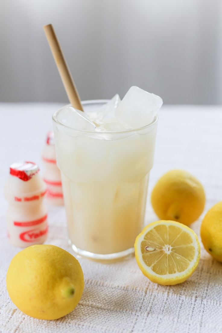 Es Lemonade Yakult